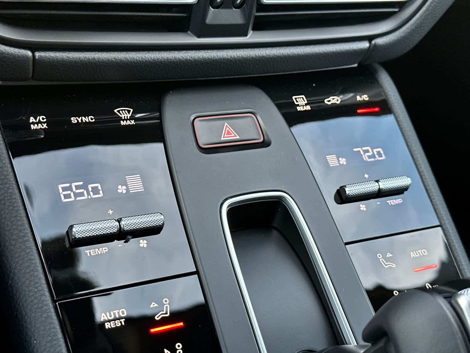 Thumbnail: 2026 Porsche Macan - 23