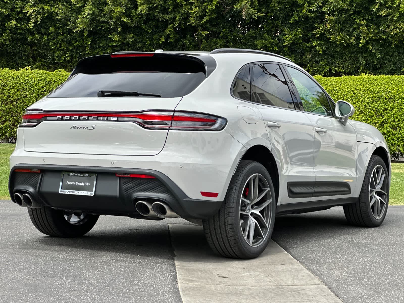 Thumbnail: 2026 Porsche Macan - 8