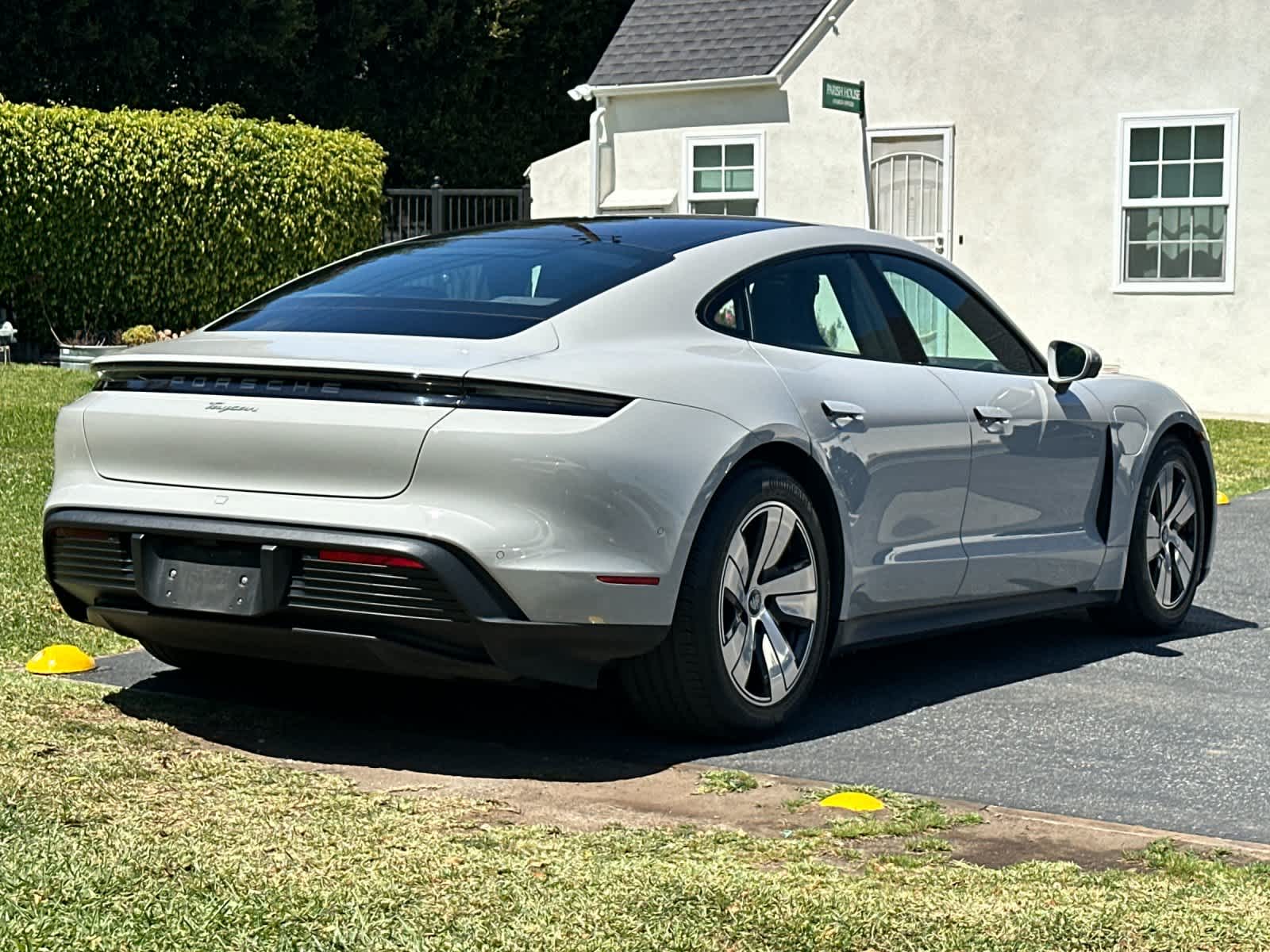 Thumbnail: 2023 Porsche Taycan - 8