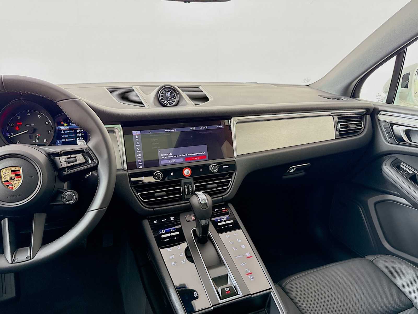 Thumbnail: 2026 Porsche Macan - 19