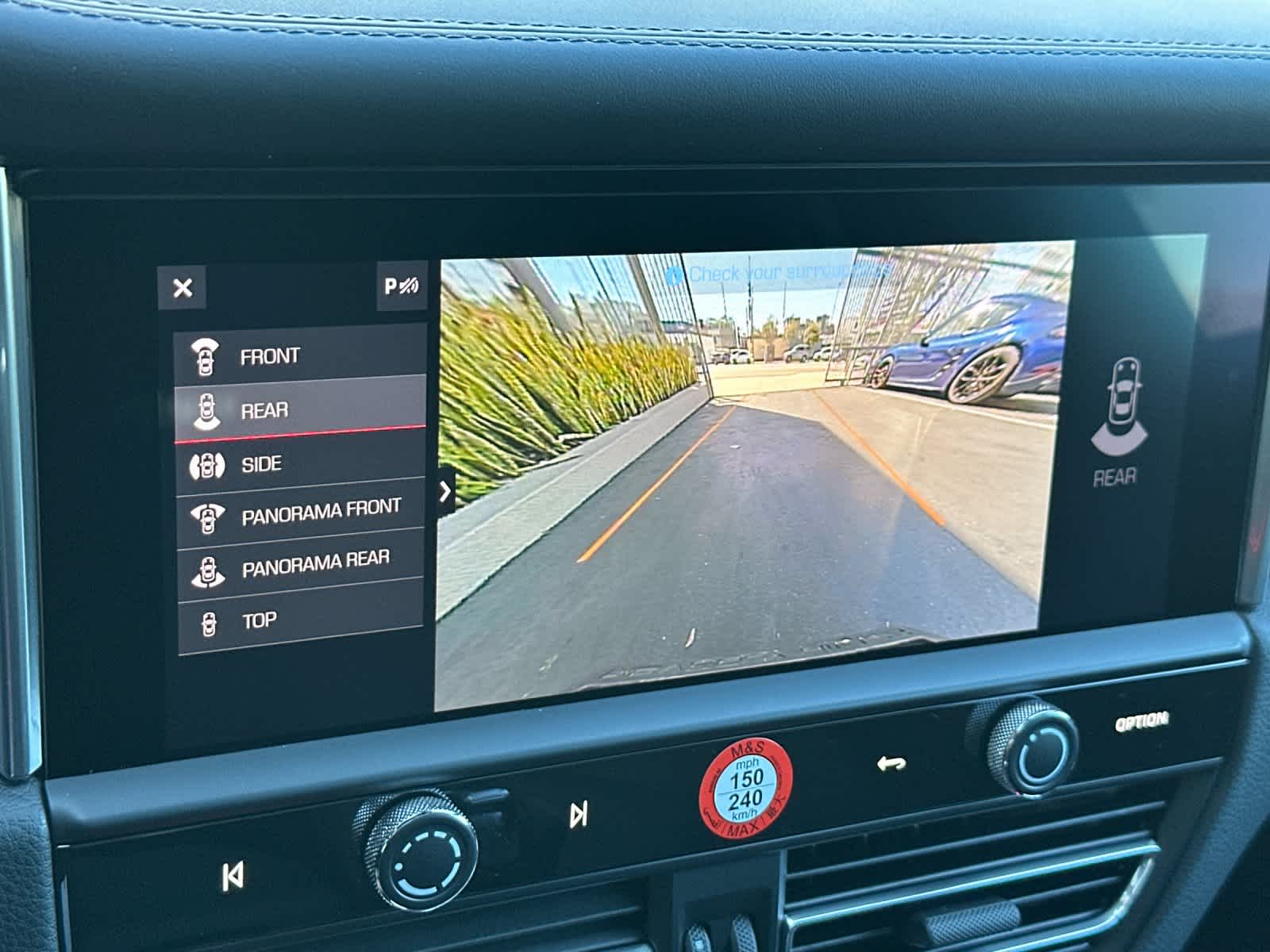 Thumbnail: 2026 Porsche Macan - 23