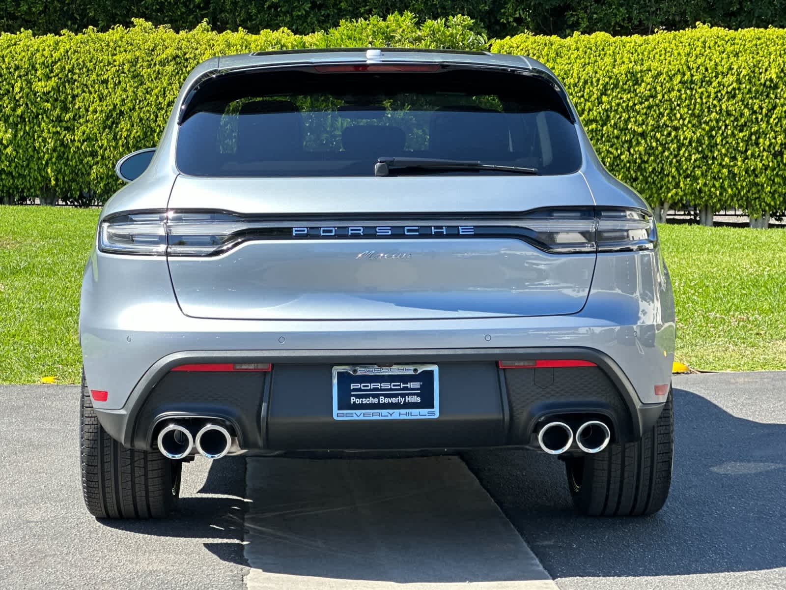 Thumbnail: 2026 Porsche Macan - 7
