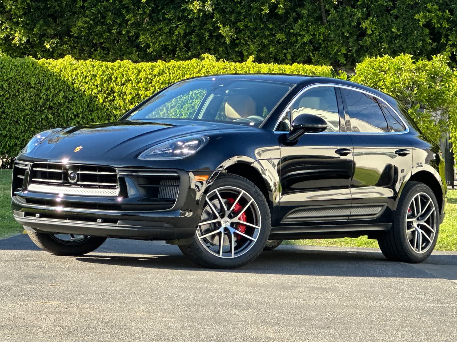 Thumbnail: 2026 Porsche Macan - 1
