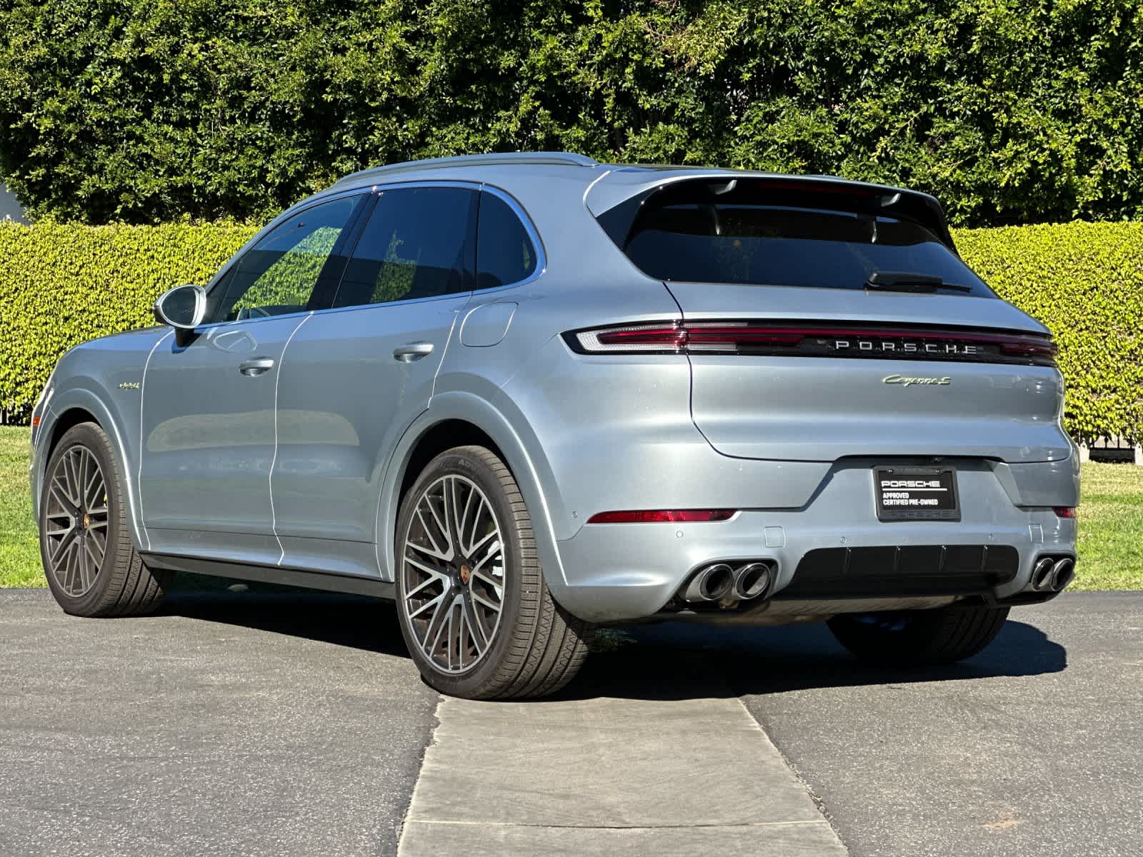 Thumbnail: 2025 Porsche Cayenne - 3