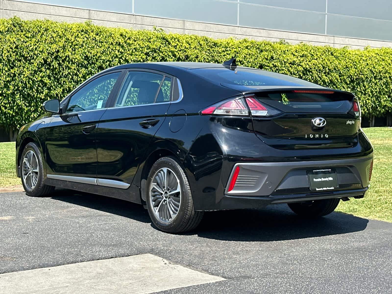 Thumbnail: 2022 Hyundai Ioniq - 3