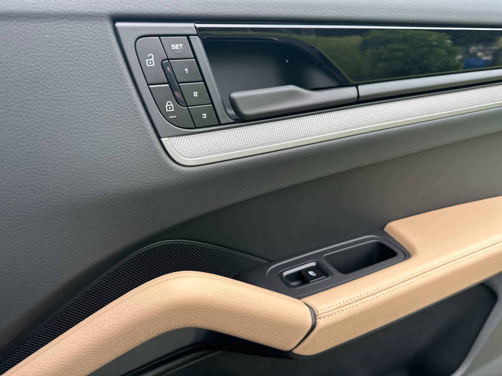 Thumbnail: 2026 Porsche Cayenne - 19