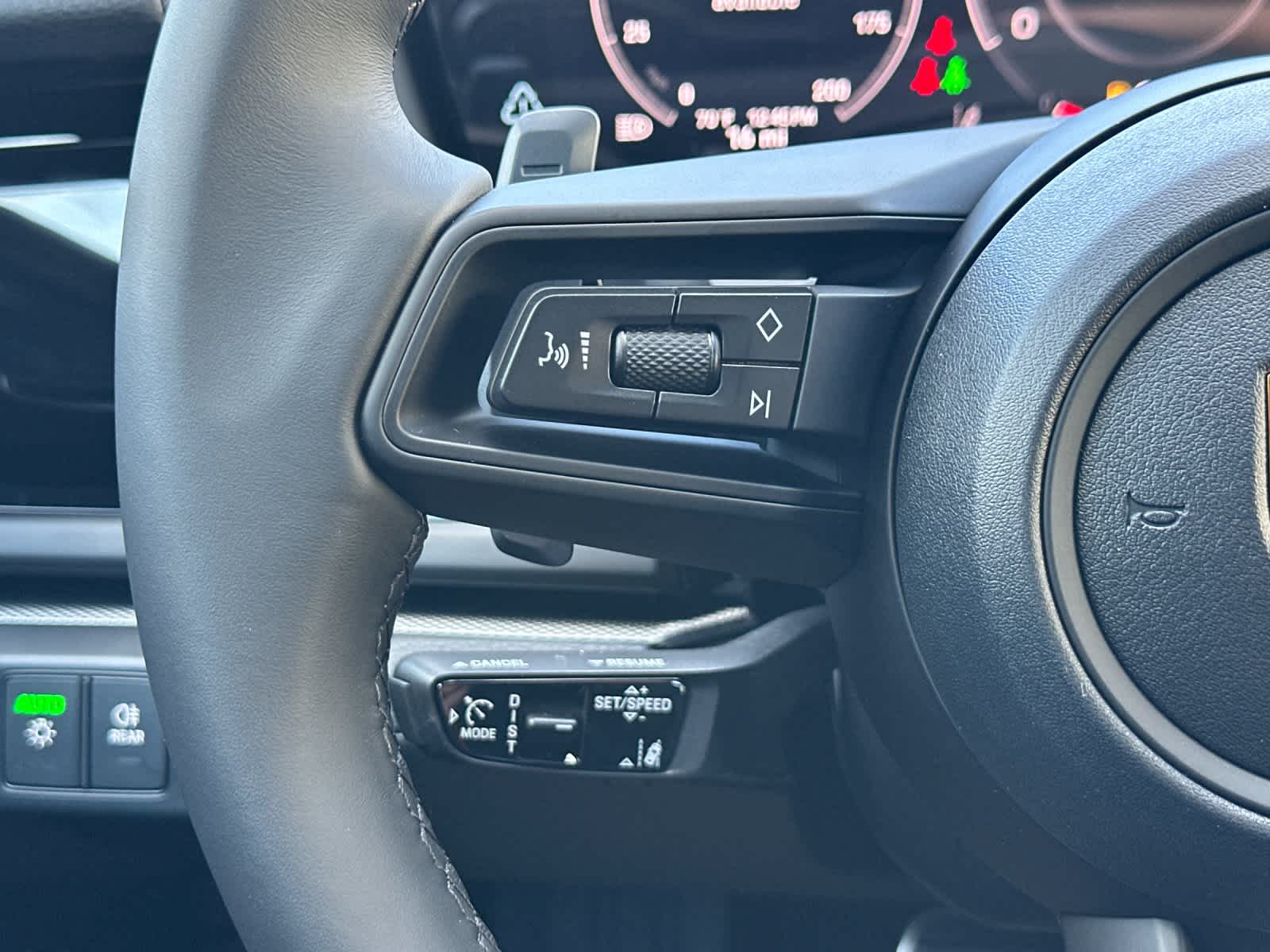 Thumbnail: 2026 Porsche Panamera - 27