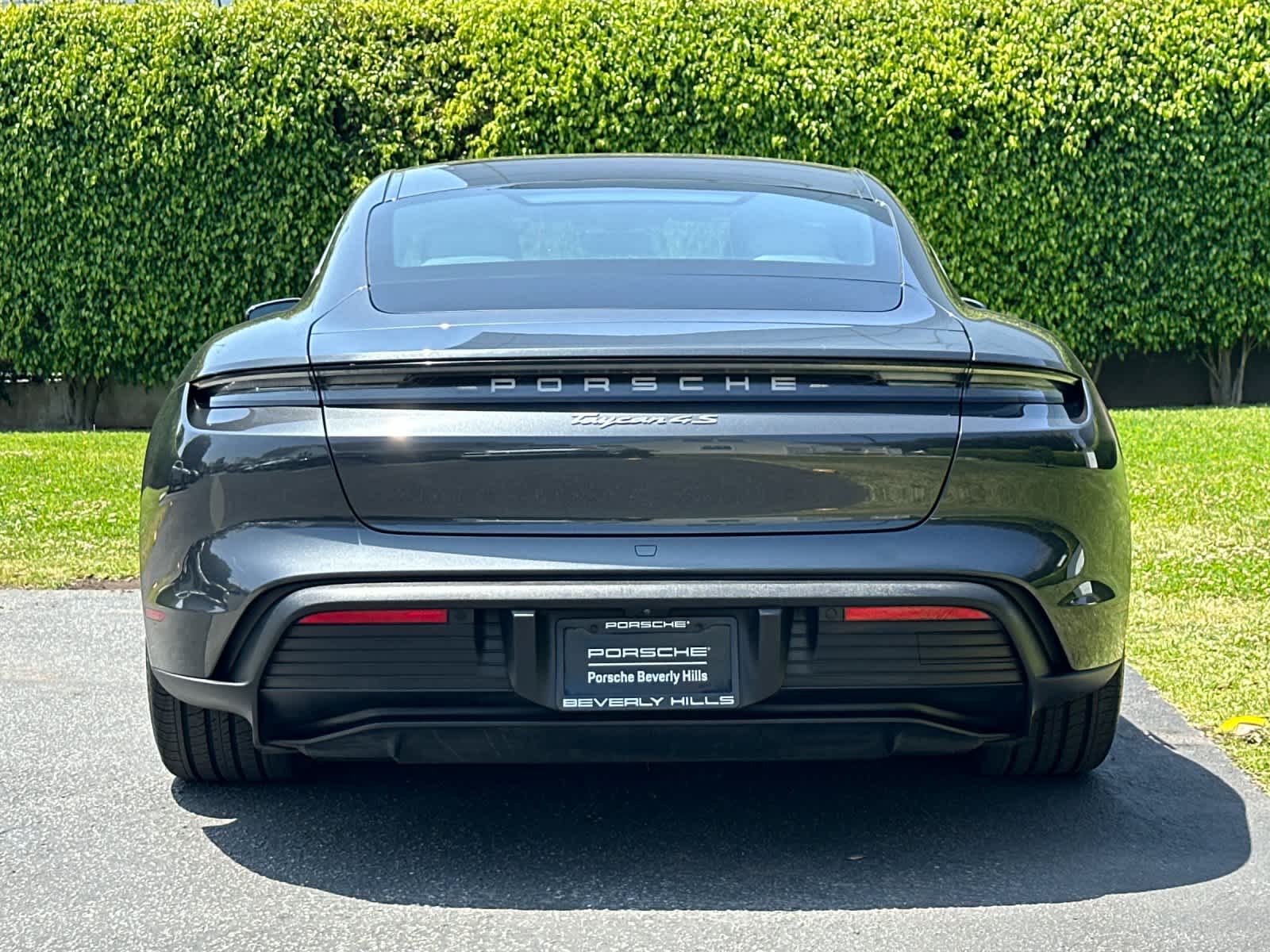 Thumbnail: 2020 Porsche Taycan - 7