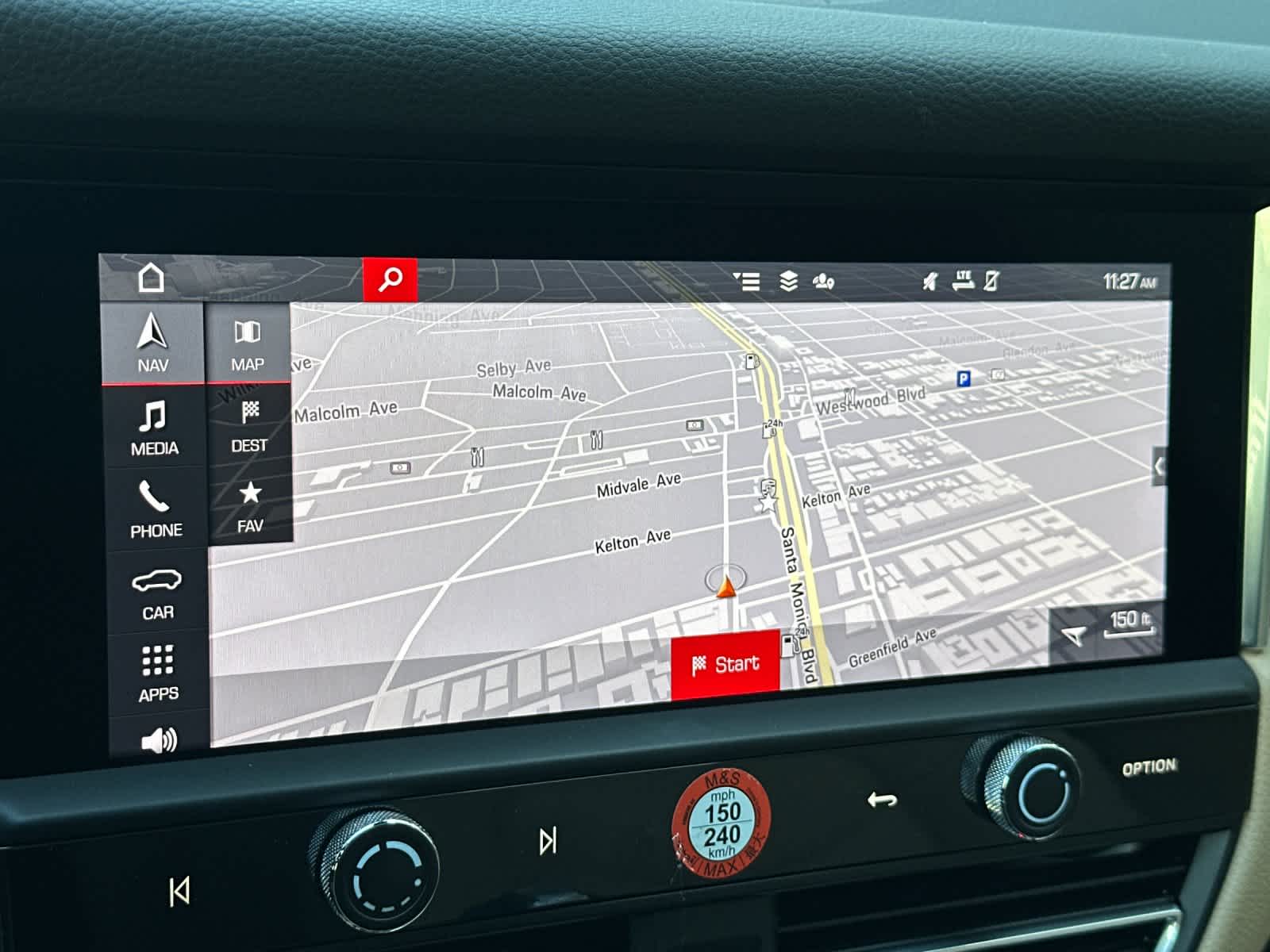 Thumbnail: 2025 Porsche Macan - 21