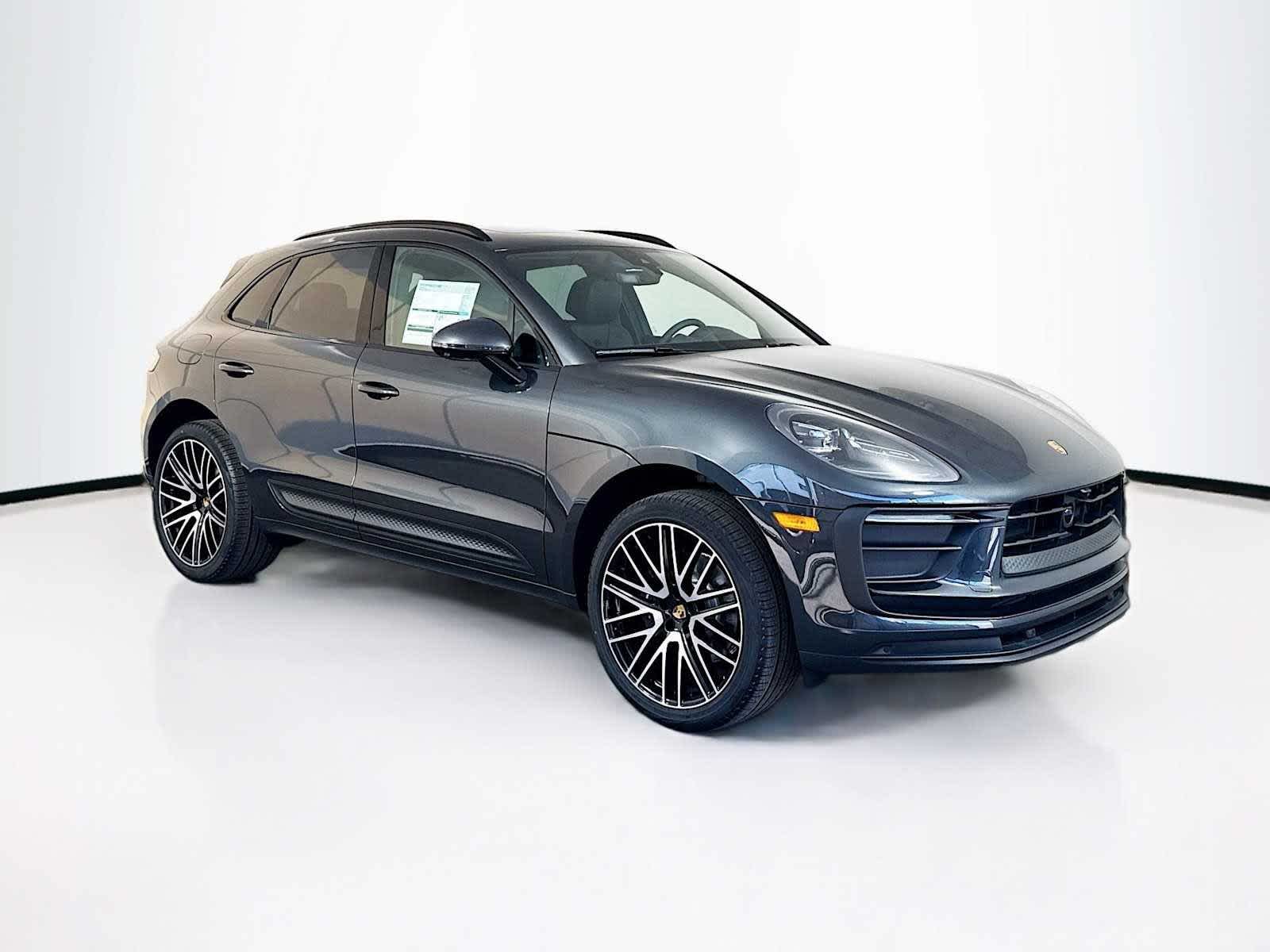 Thumbnail: 2026 Porsche Macan - 7
