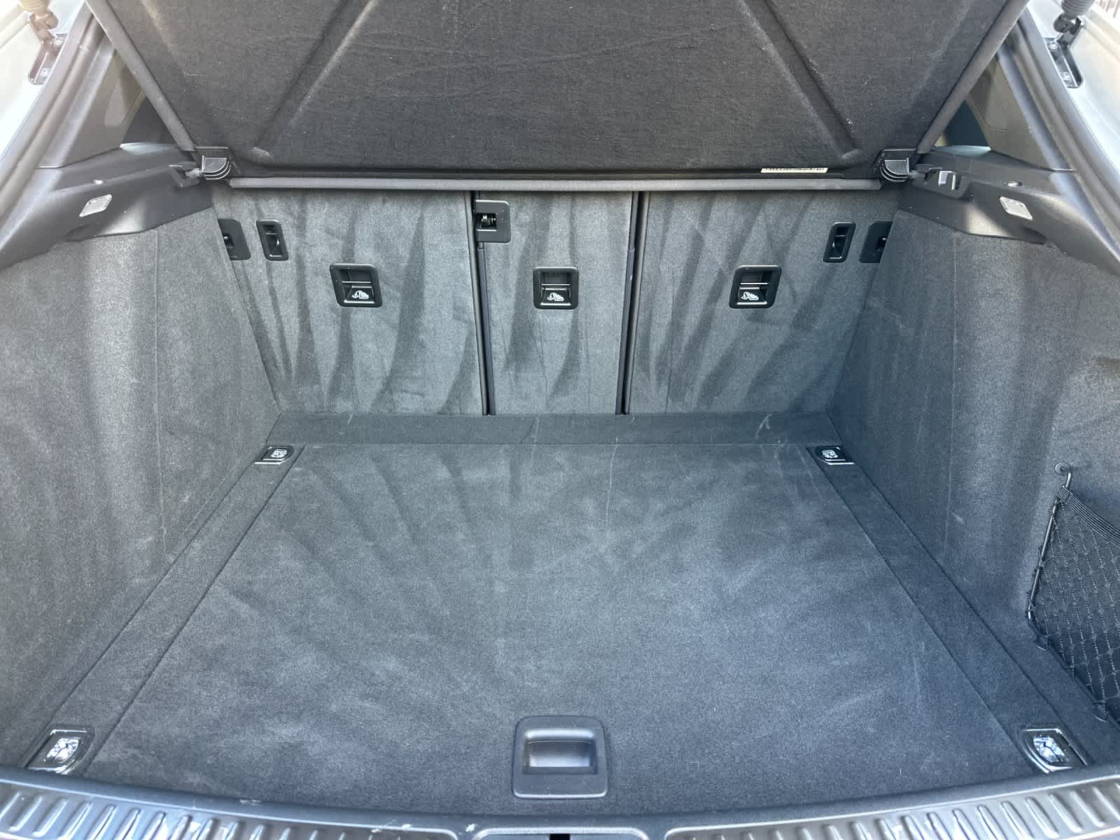 Thumbnail: 2025 Porsche Macan - 16