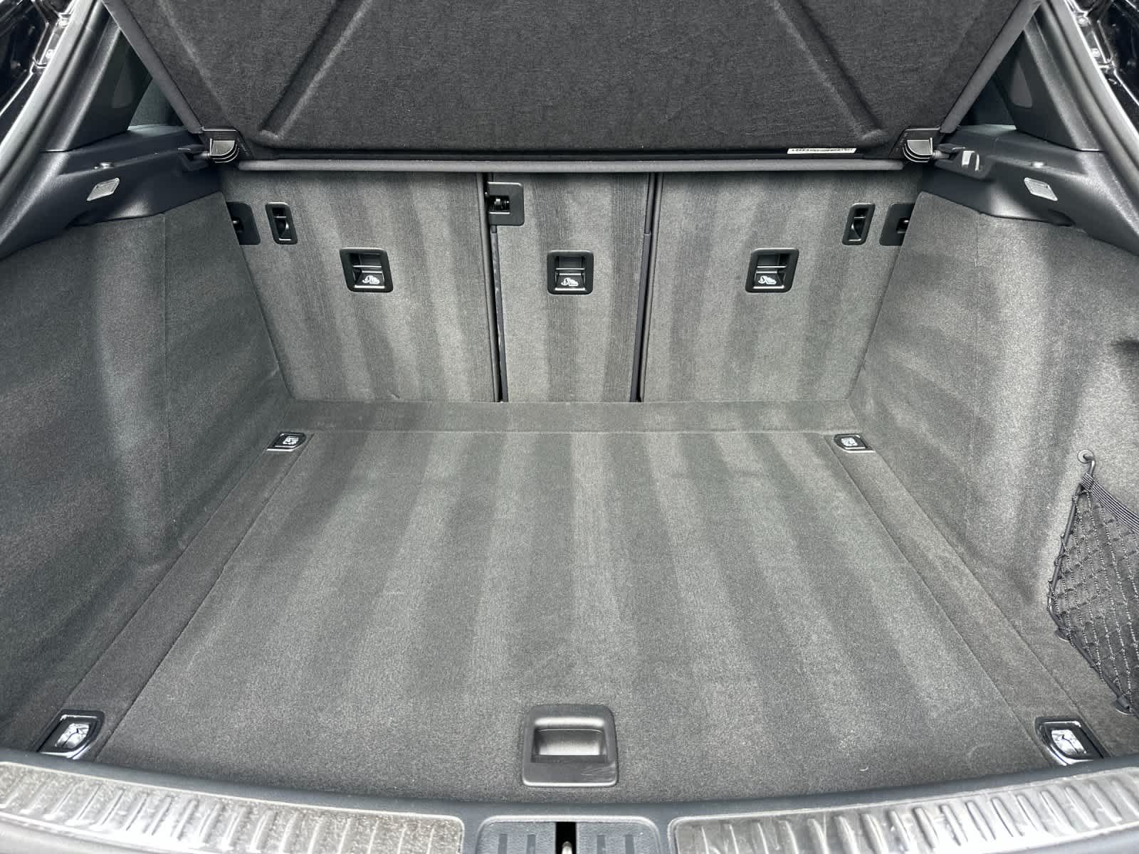 Thumbnail: 2025 Porsche Macan - 16