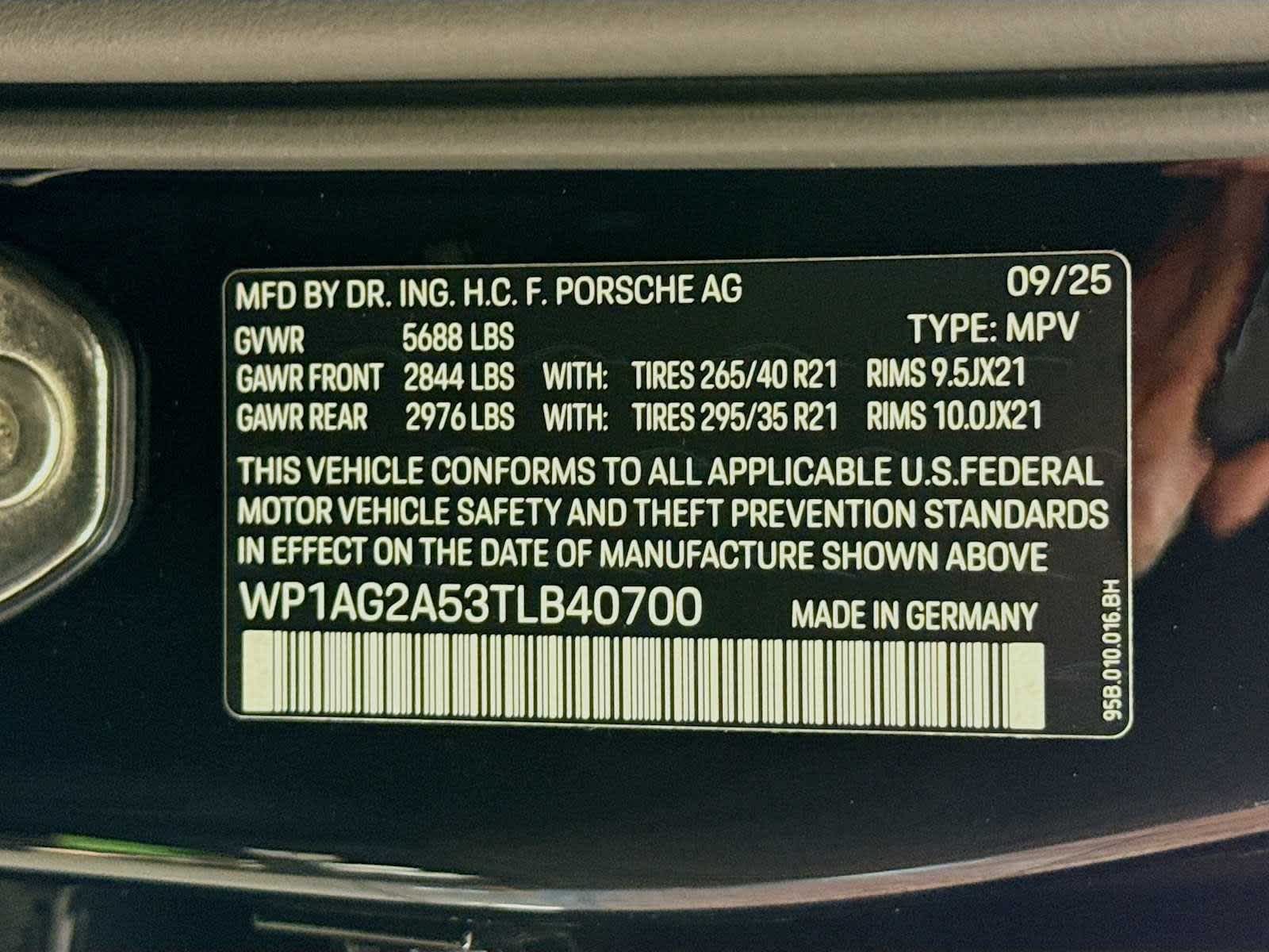 Thumbnail: 2026 Porsche Macan - 25