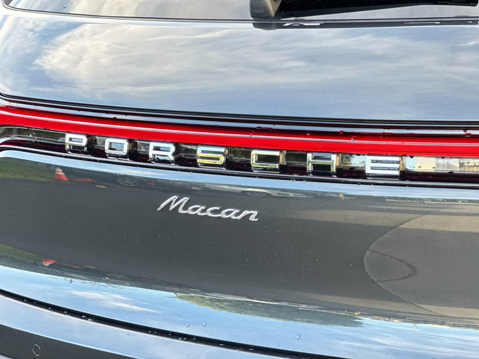 Thumbnail: 2026 Porsche Macan - 31