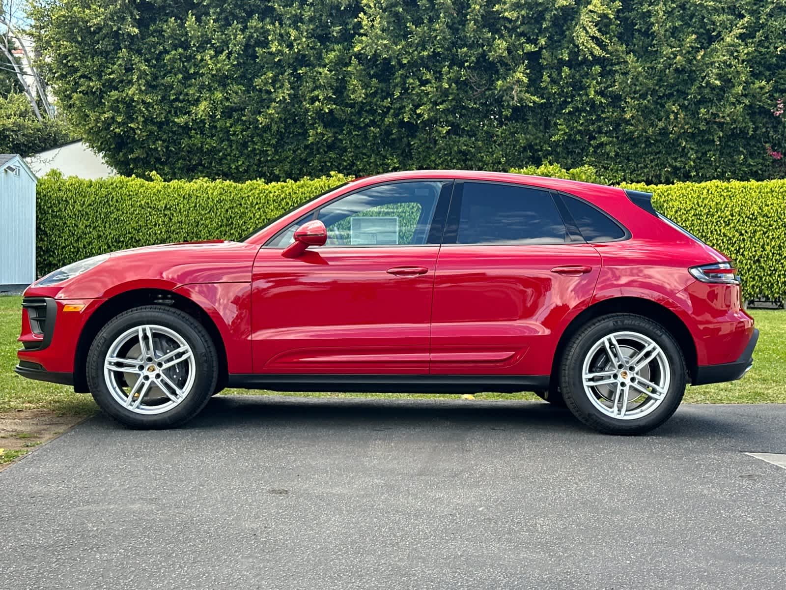 Thumbnail: 2026 Porsche Macan - 2
