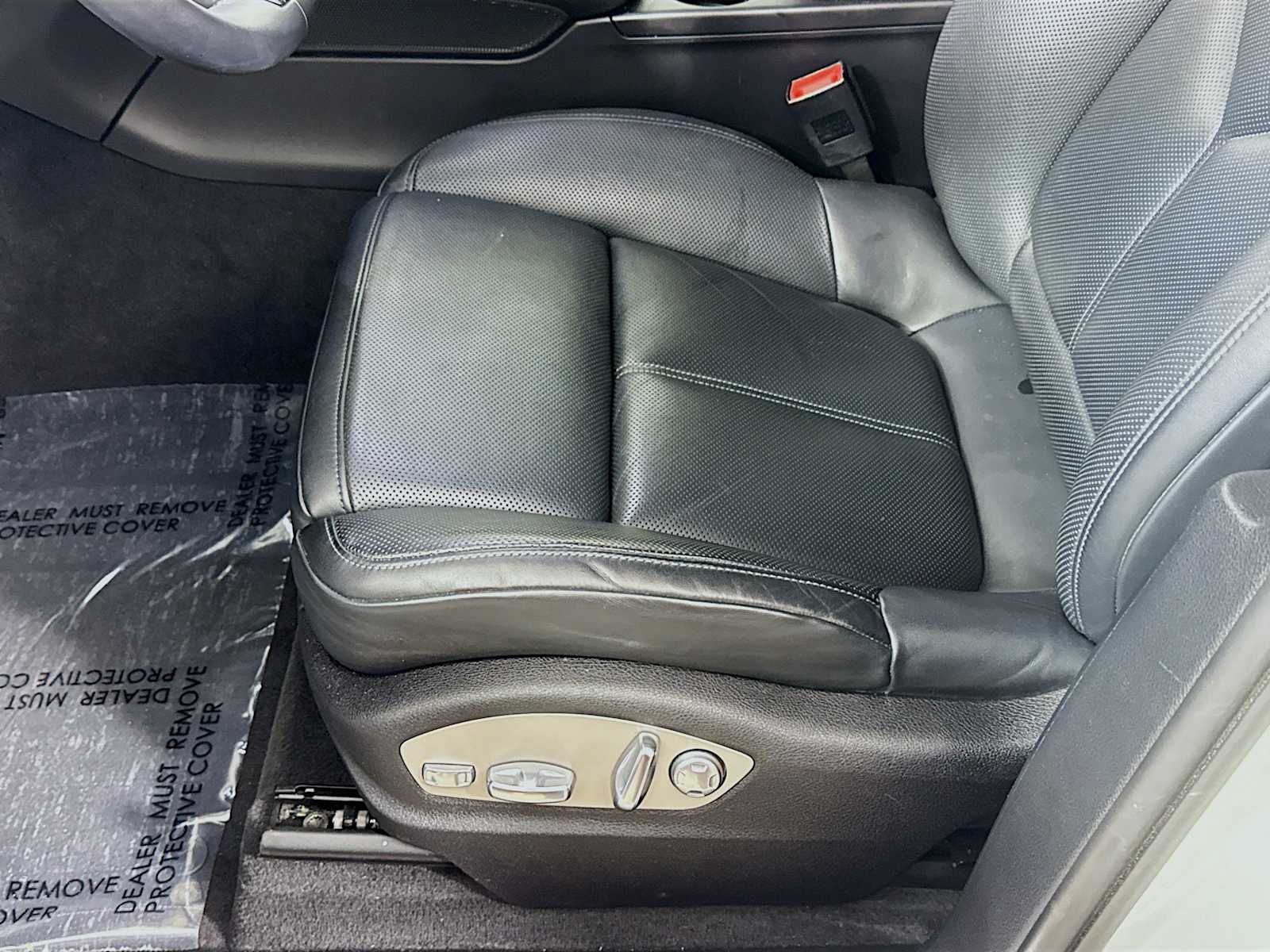 Thumbnail: 2024 Porsche Macan - 16