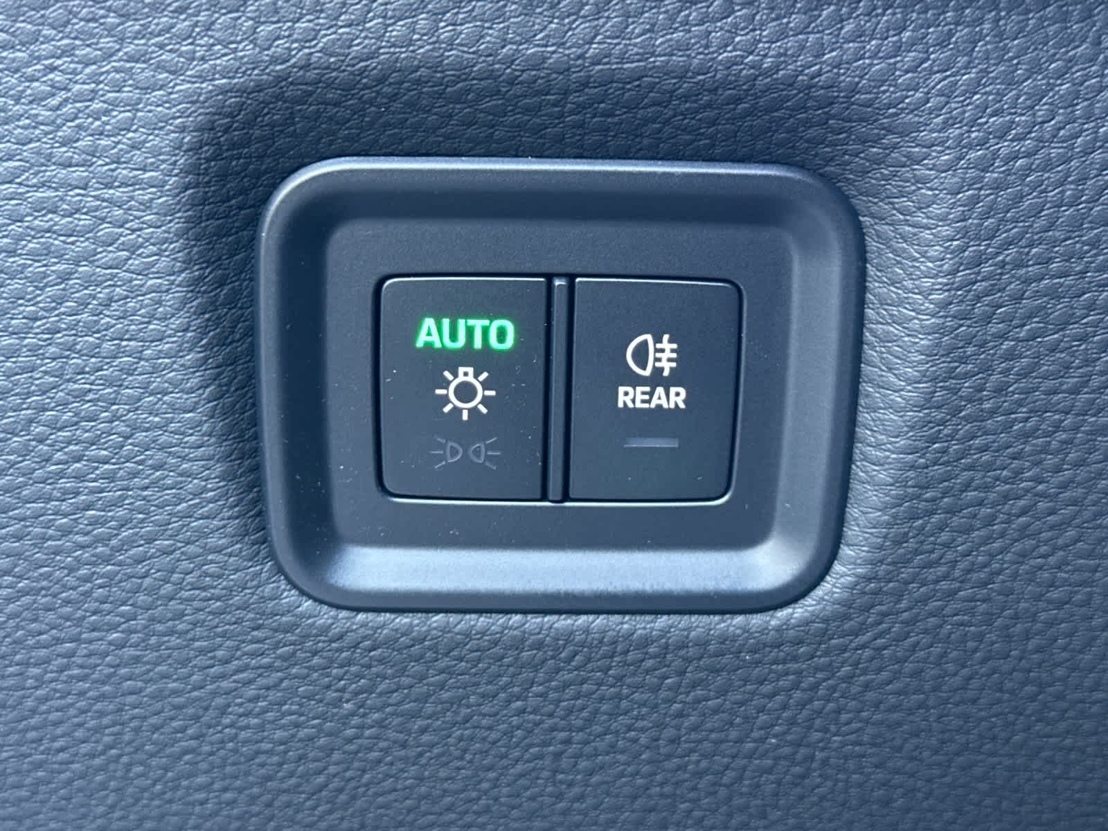 Thumbnail: 2026 Porsche Cayenne - 30