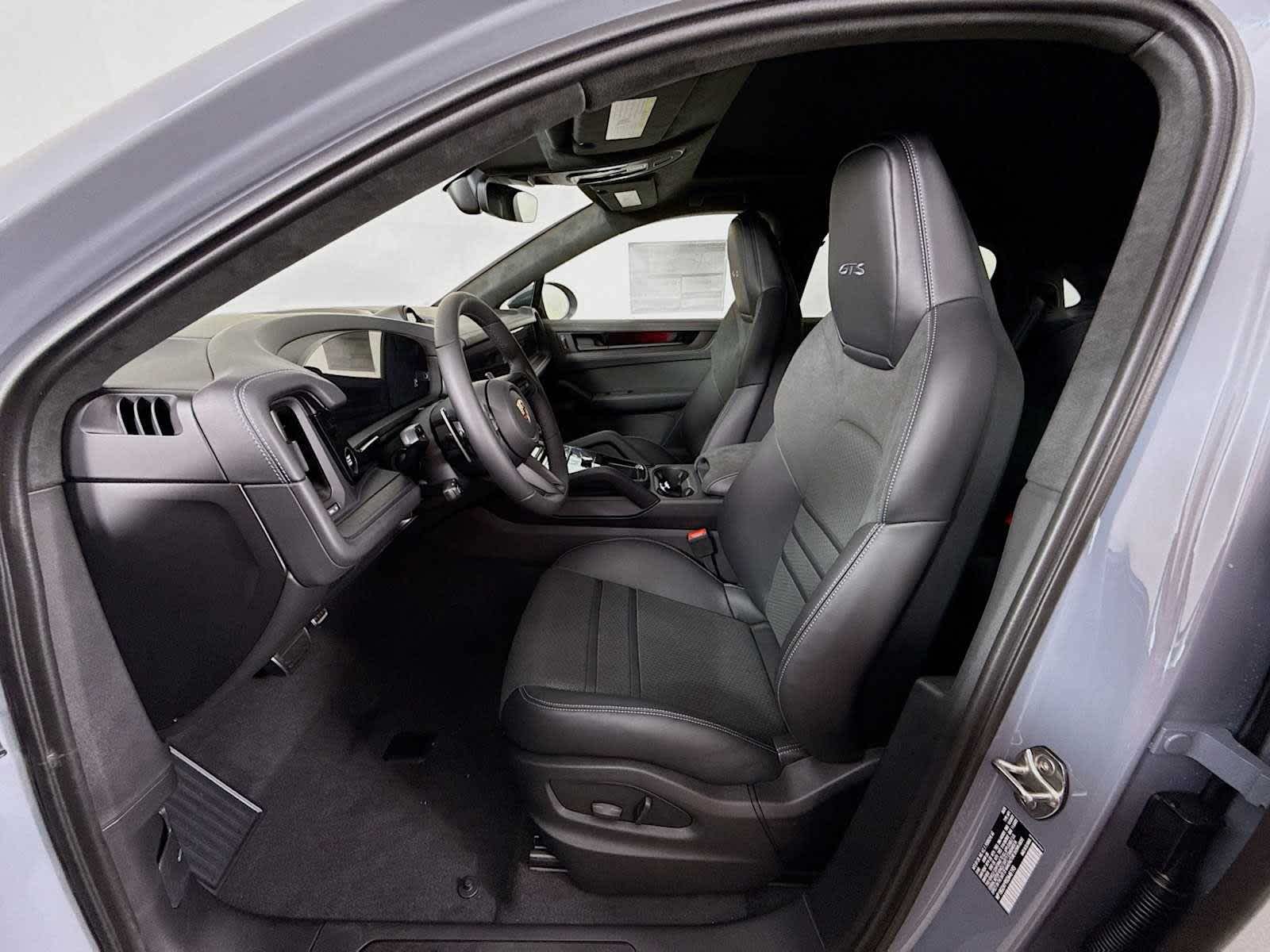 Thumbnail: 2025 Porsche Cayenne - 5