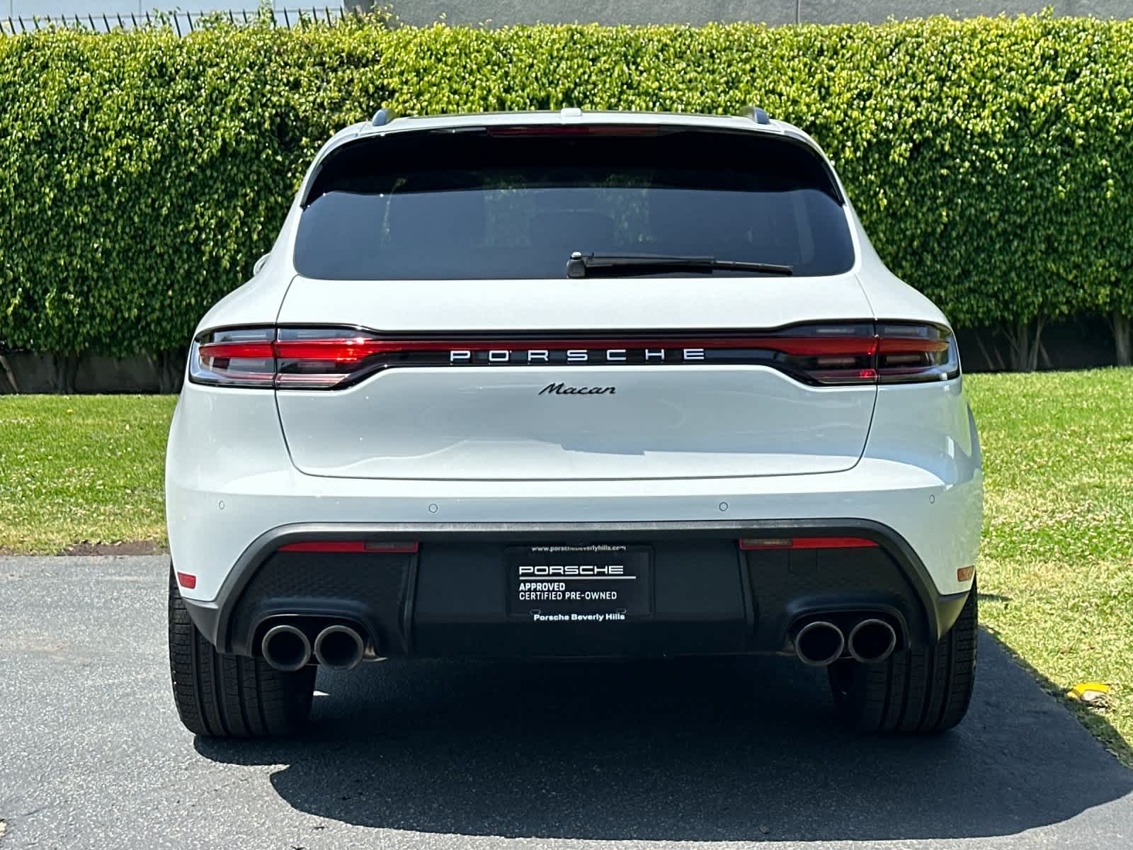 Thumbnail: 2026 Porsche Macan - 7