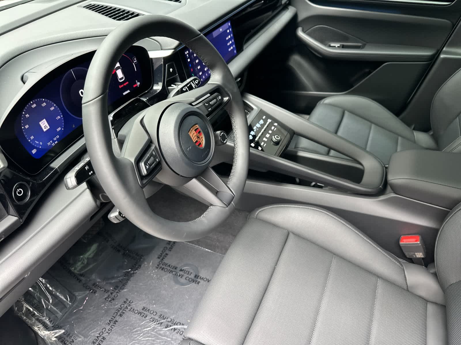 Thumbnail: 2026 Porsche Macan - 4