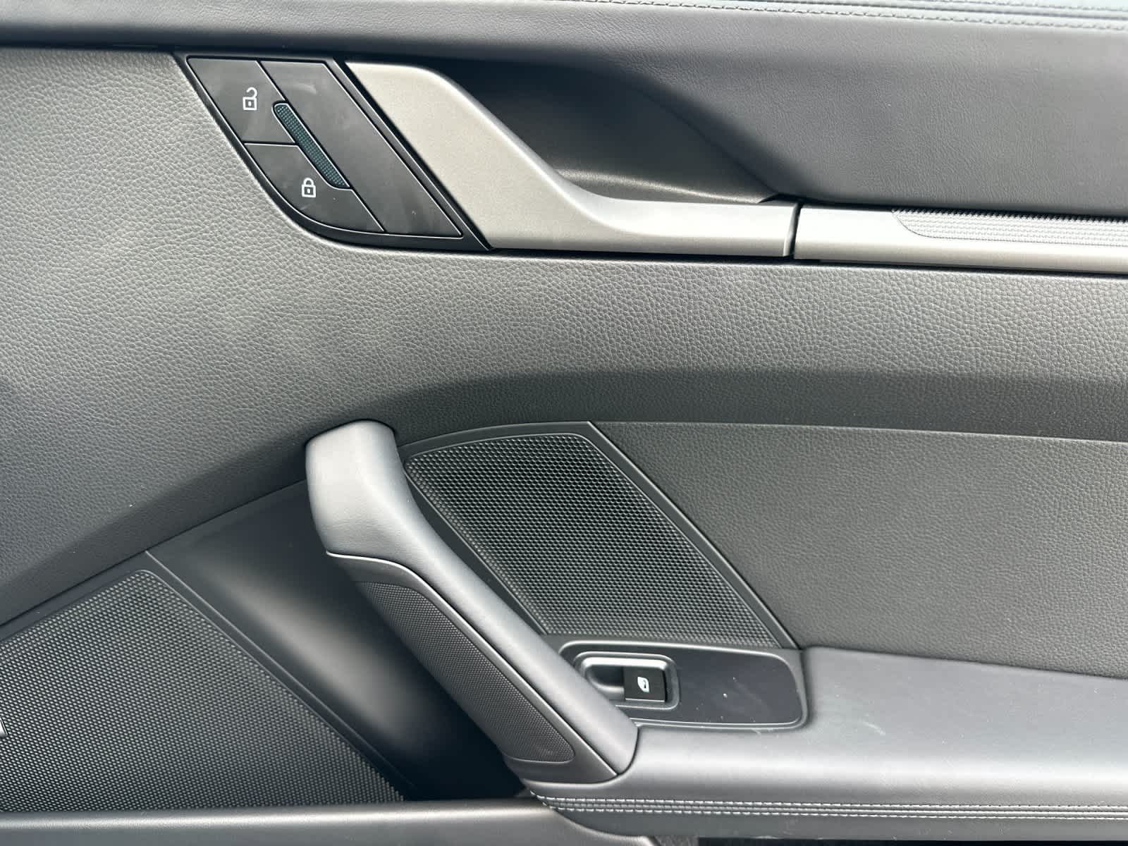 Thumbnail: 2026 Porsche 911 - 15