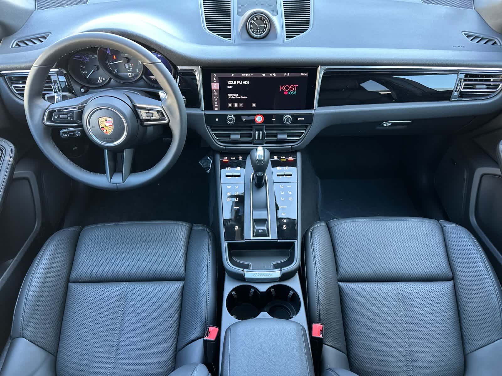 Thumbnail: 2026 Porsche Macan - 6