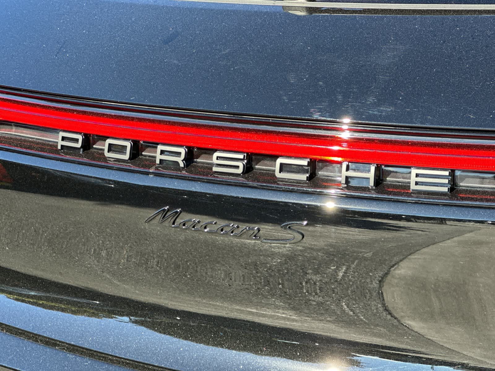 Thumbnail: 2026 Porsche Macan - 32
