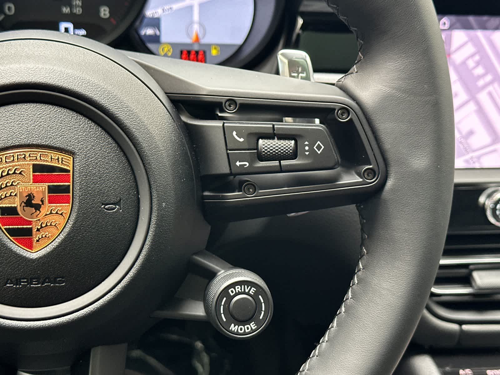 Thumbnail: 2026 Porsche Macan - 27