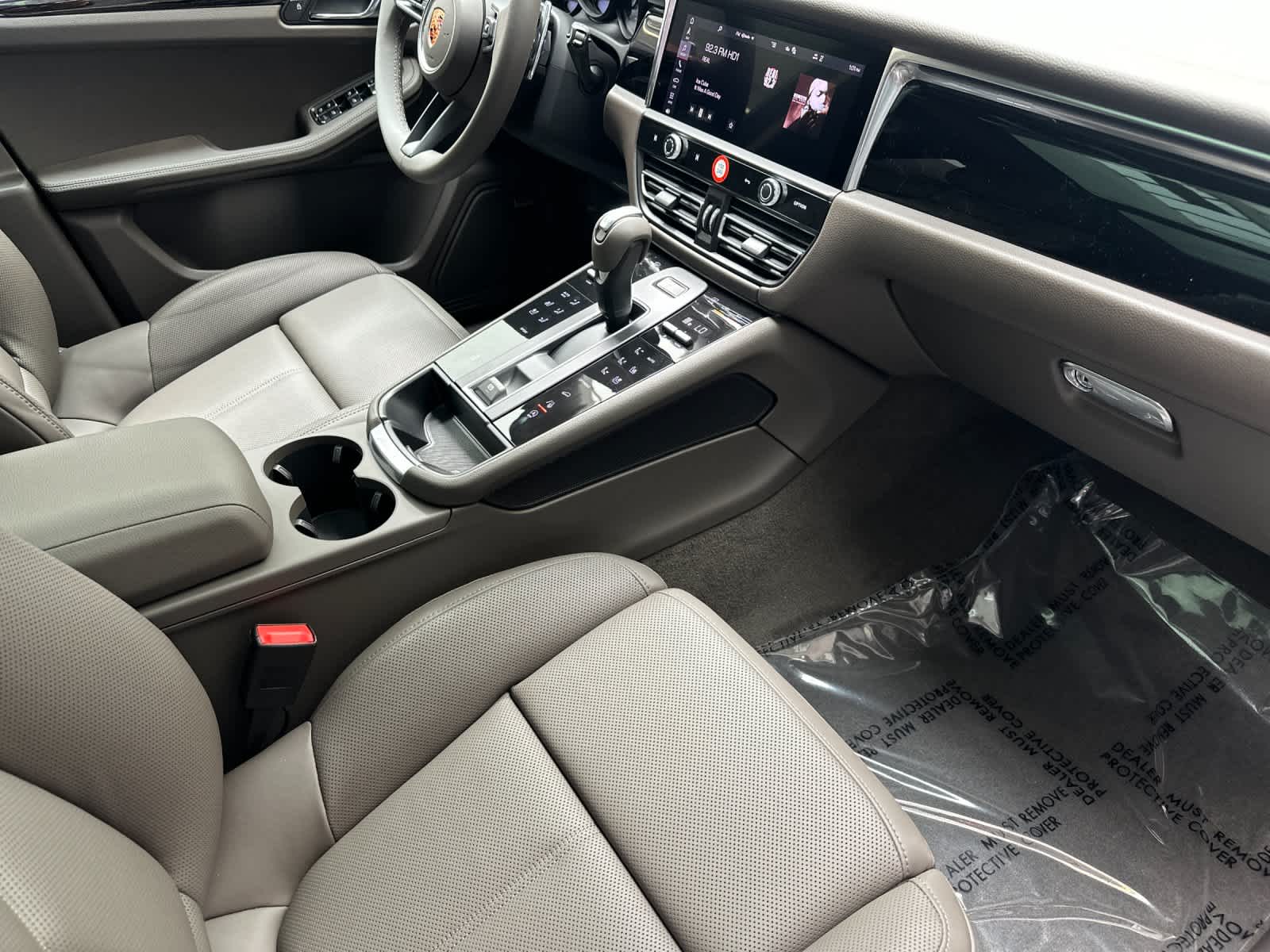 Thumbnail: 2026 Porsche Macan - 17