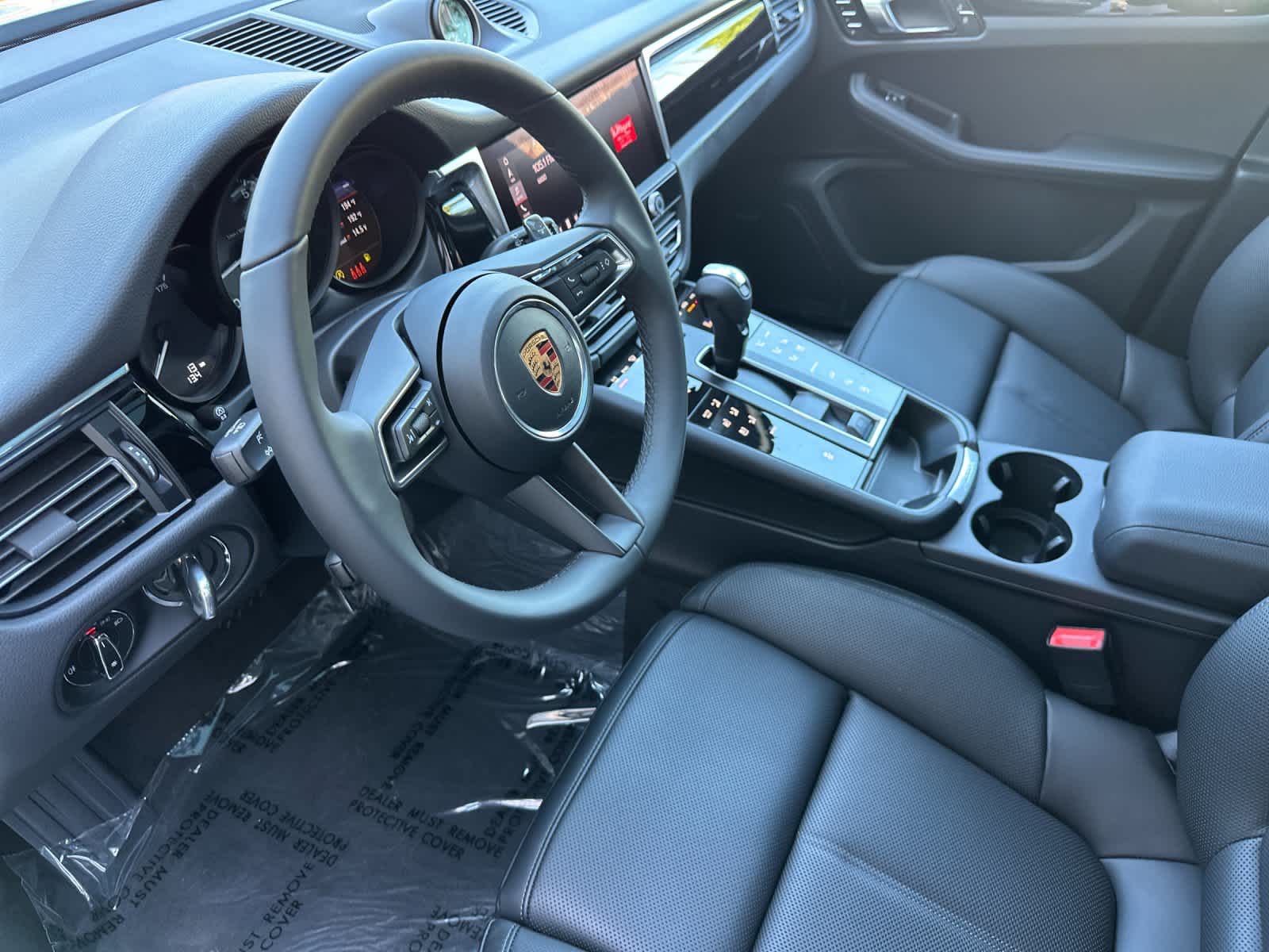 Thumbnail: 2026 Porsche Macan - 4