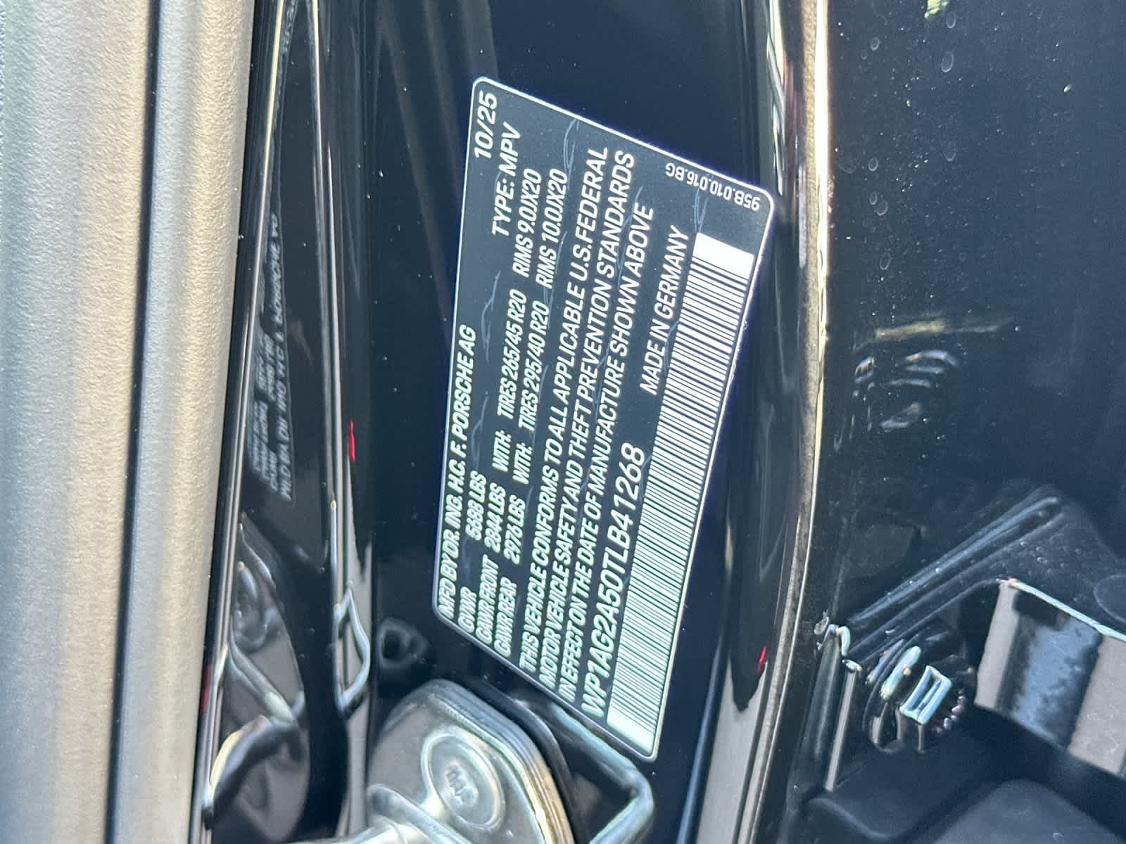 Thumbnail: 2026 Porsche Macan - 33