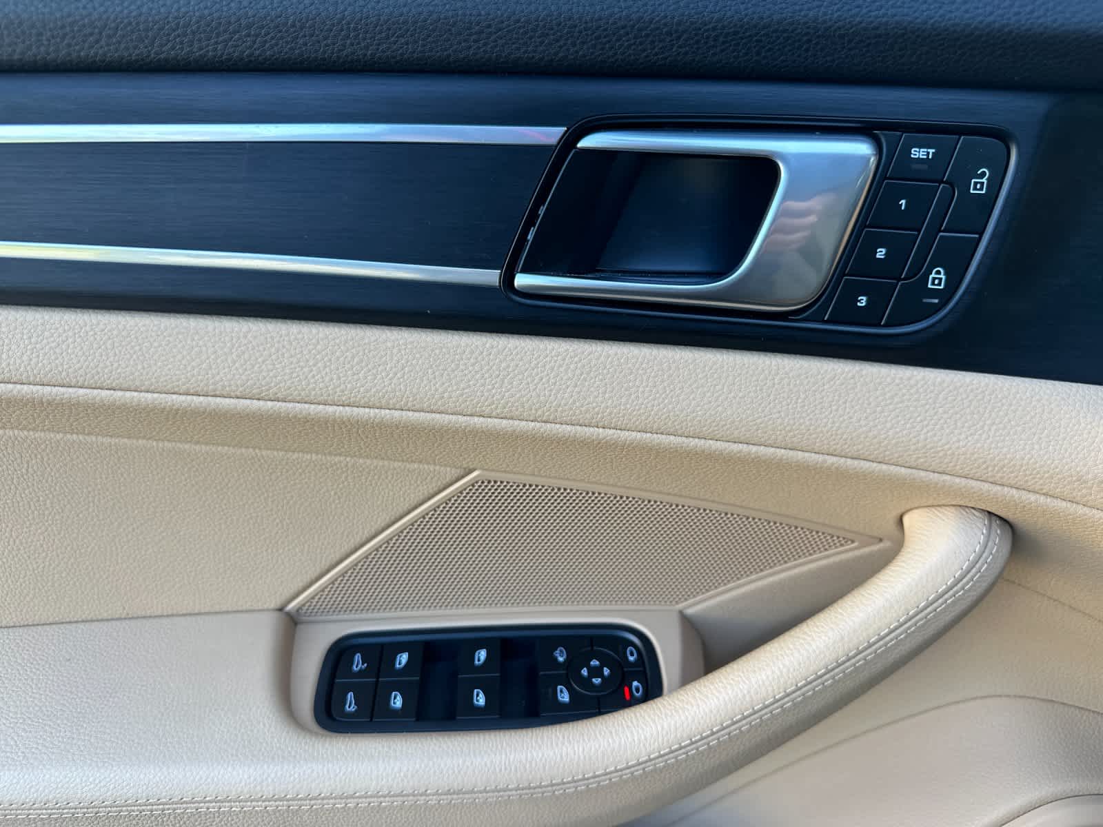 Thumbnail: 2022 Porsche Panamera - 12