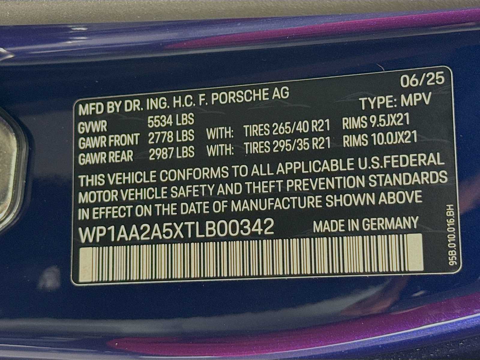 Thumbnail: 2026 Porsche Macan - 25