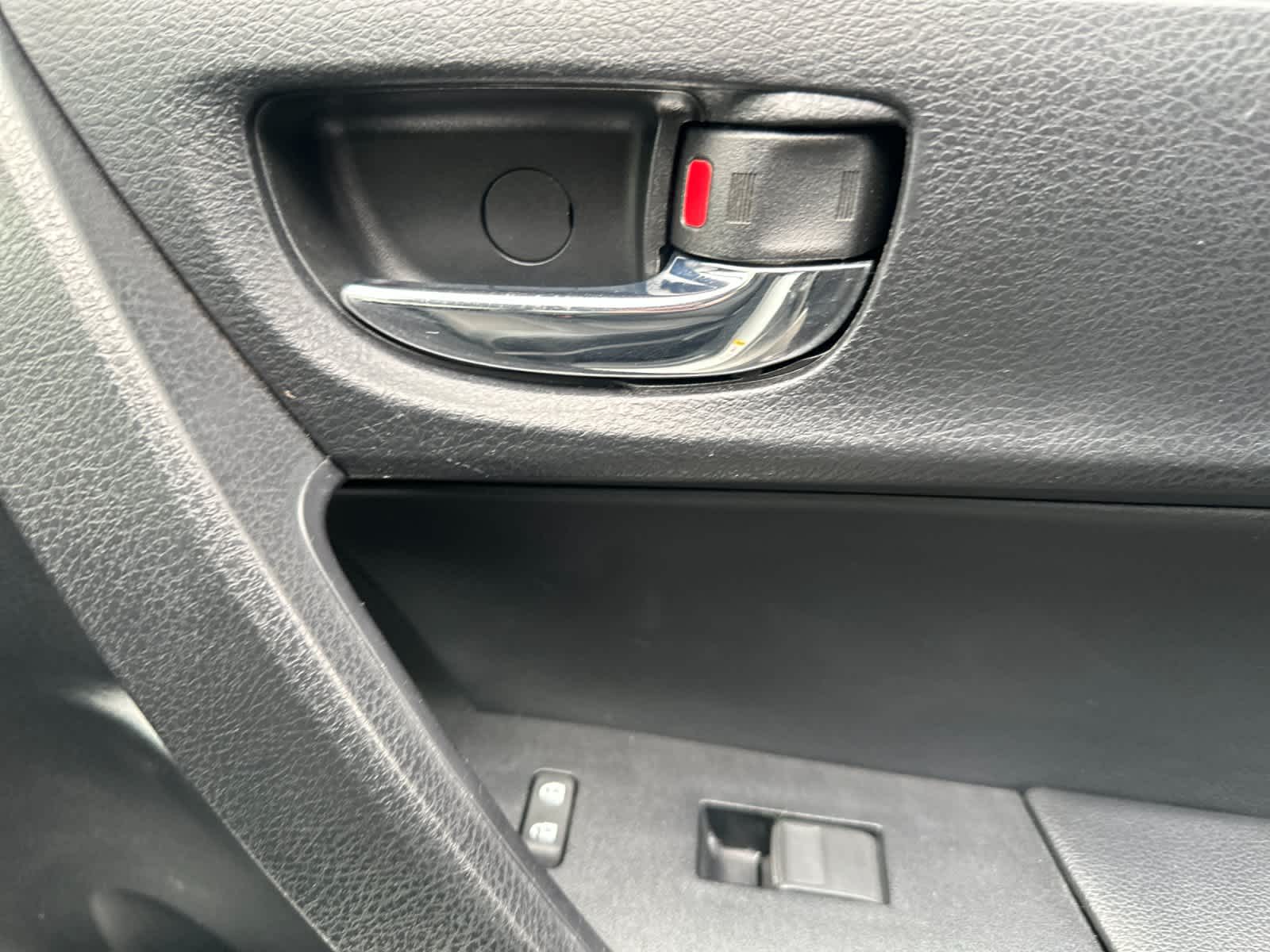 Thumbnail: 2014 Toyota Corolla - 18