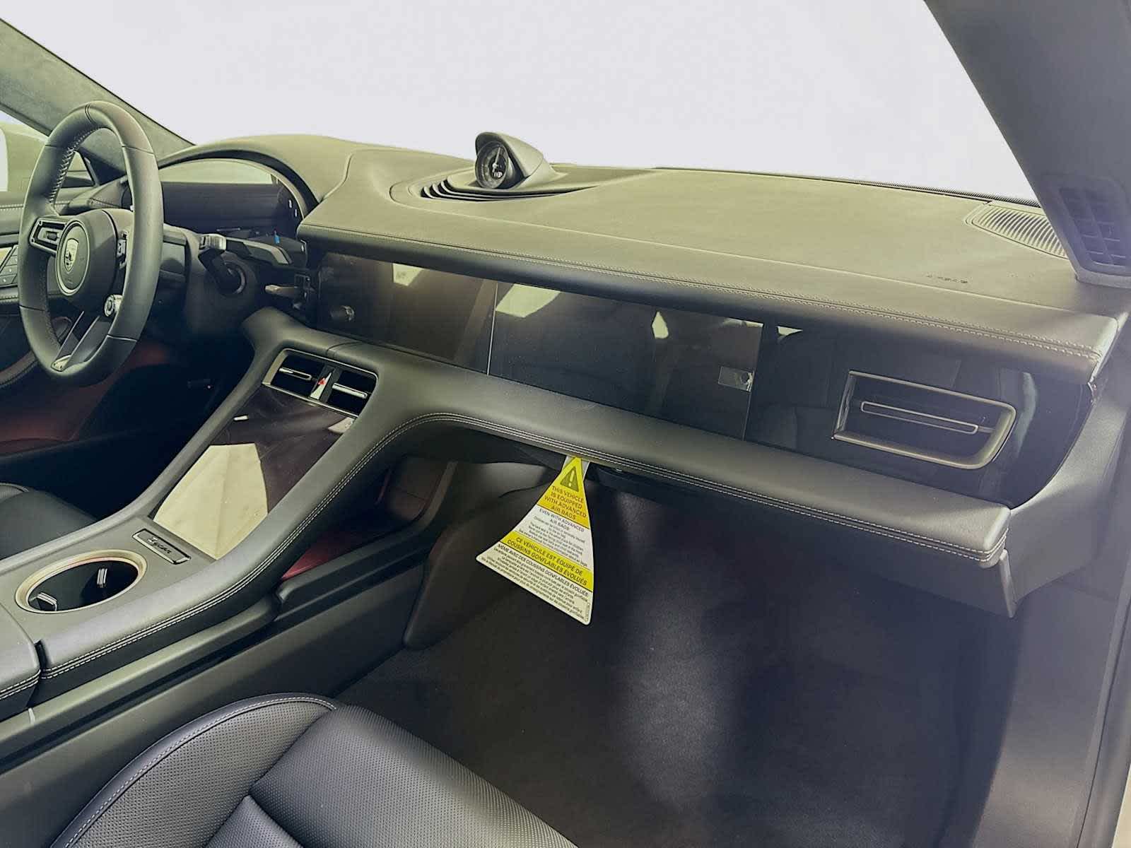 Thumbnail: 2025 Porsche Taycan - 22