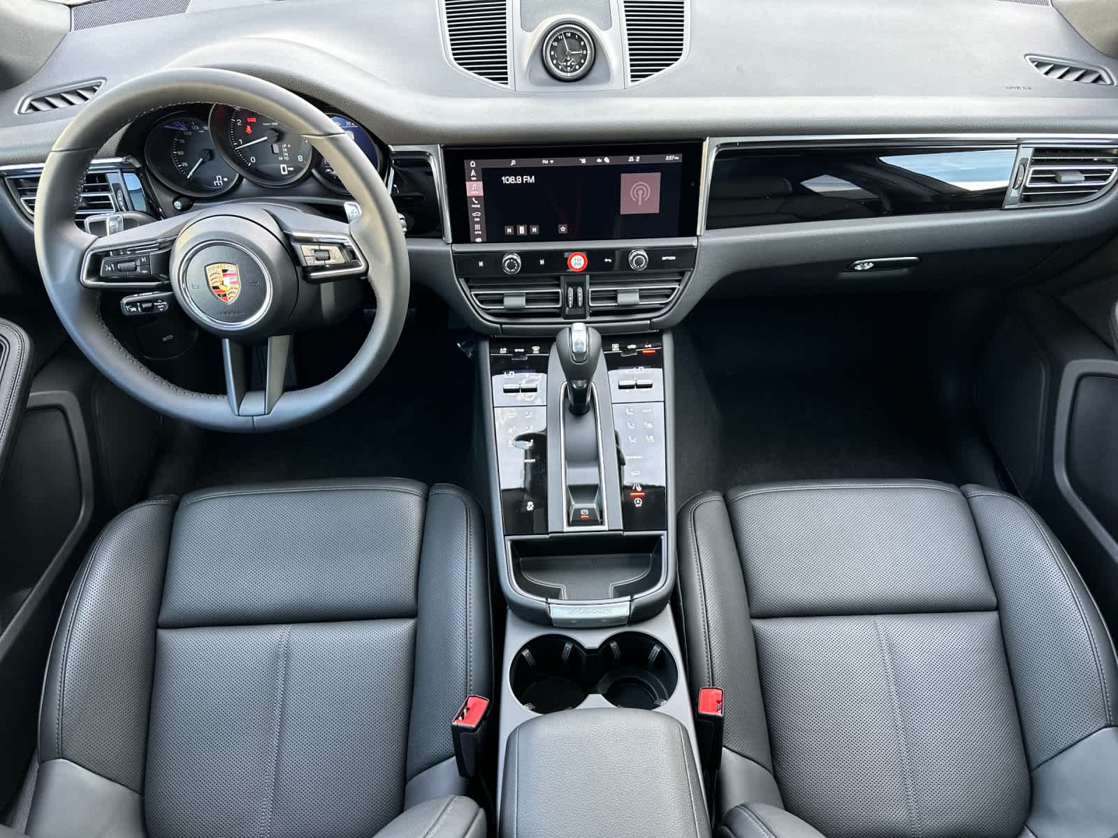 Thumbnail: 2026 Porsche Macan - 6