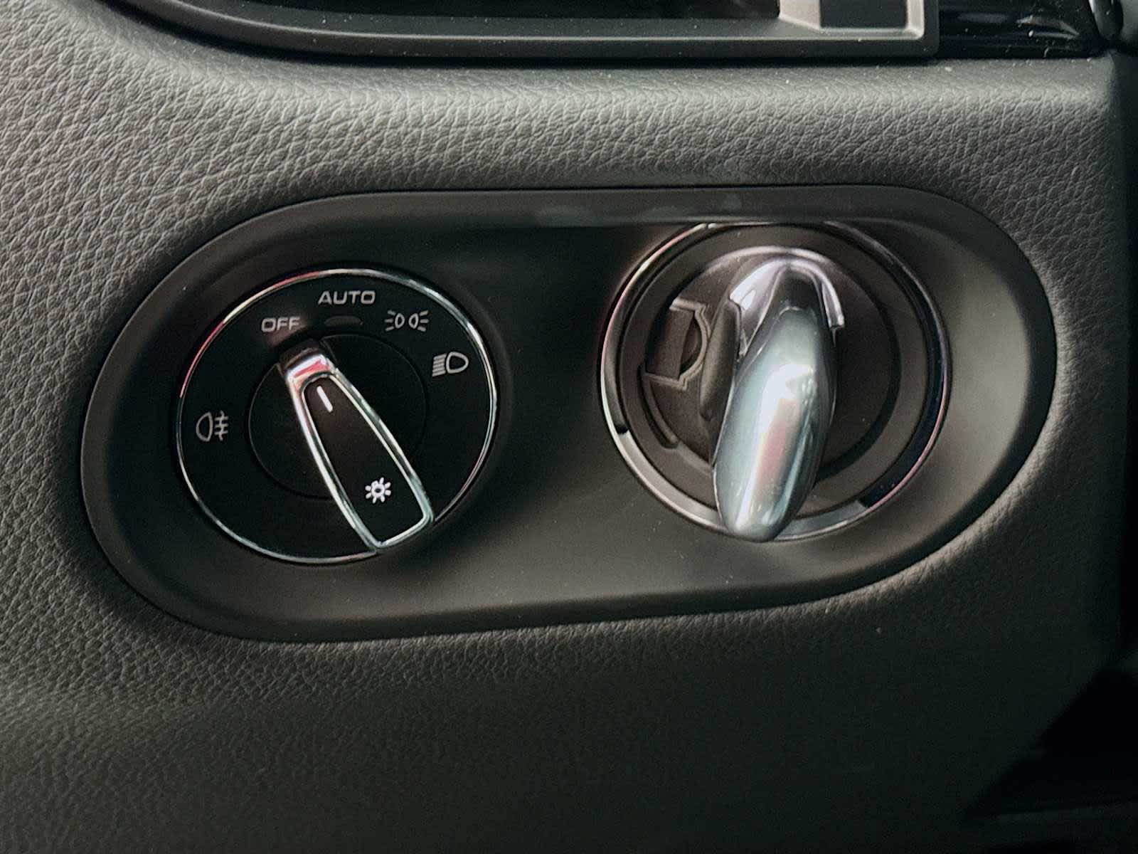 Thumbnail: 2025 Porsche Macan - 11