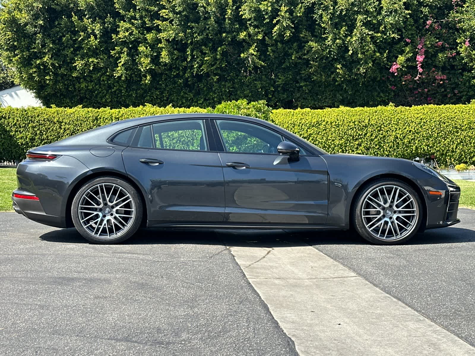 Thumbnail: 2024 Porsche Panamera - 9