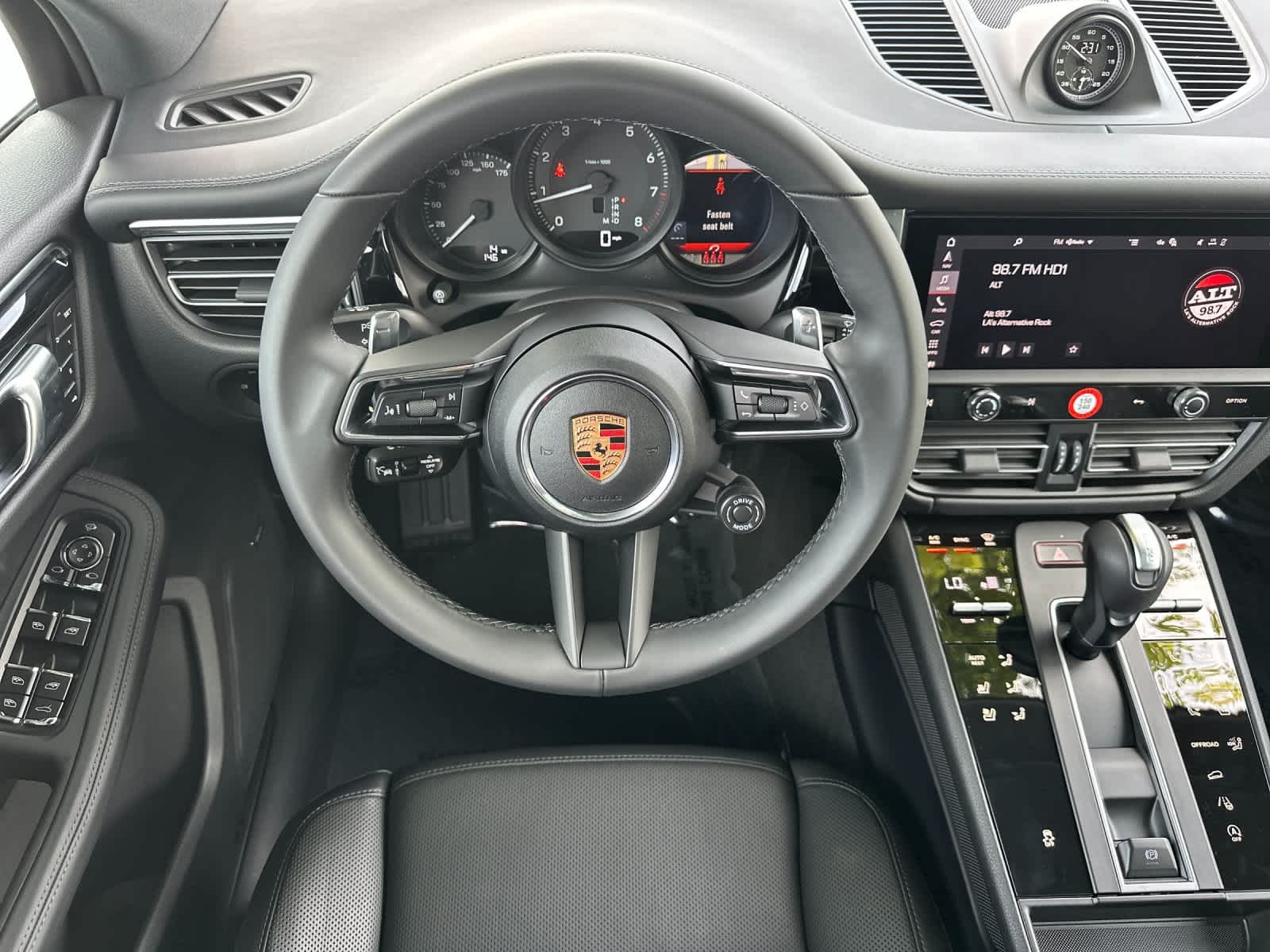 Thumbnail: 2026 Porsche Macan - 15