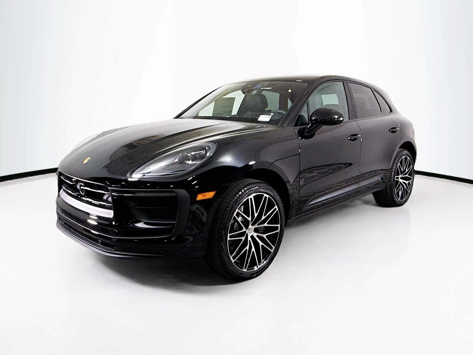 Thumbnail: 2025 Porsche Macan - 1