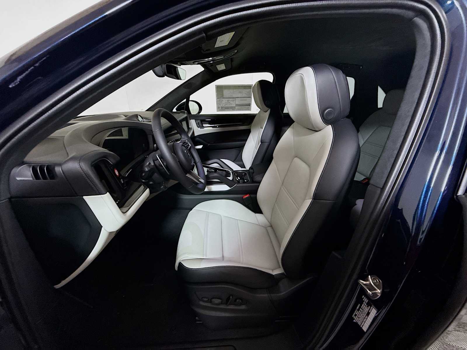 Thumbnail: 2025 Porsche Cayenne - 5