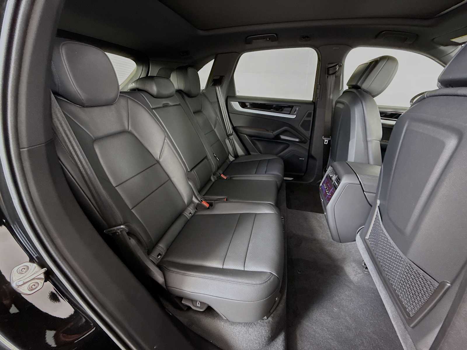 Thumbnail: 2026 Porsche Cayenne - 20