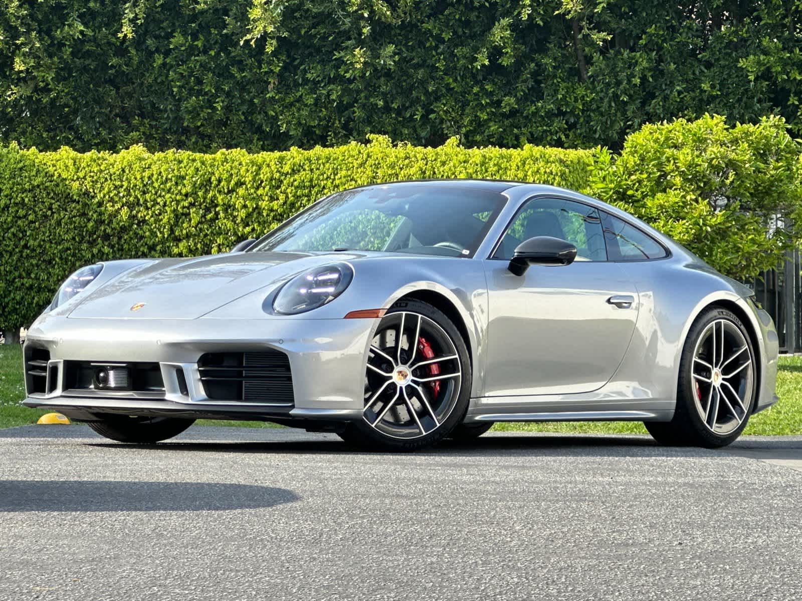 Thumbnail: 2025 Porsche 911 - 1