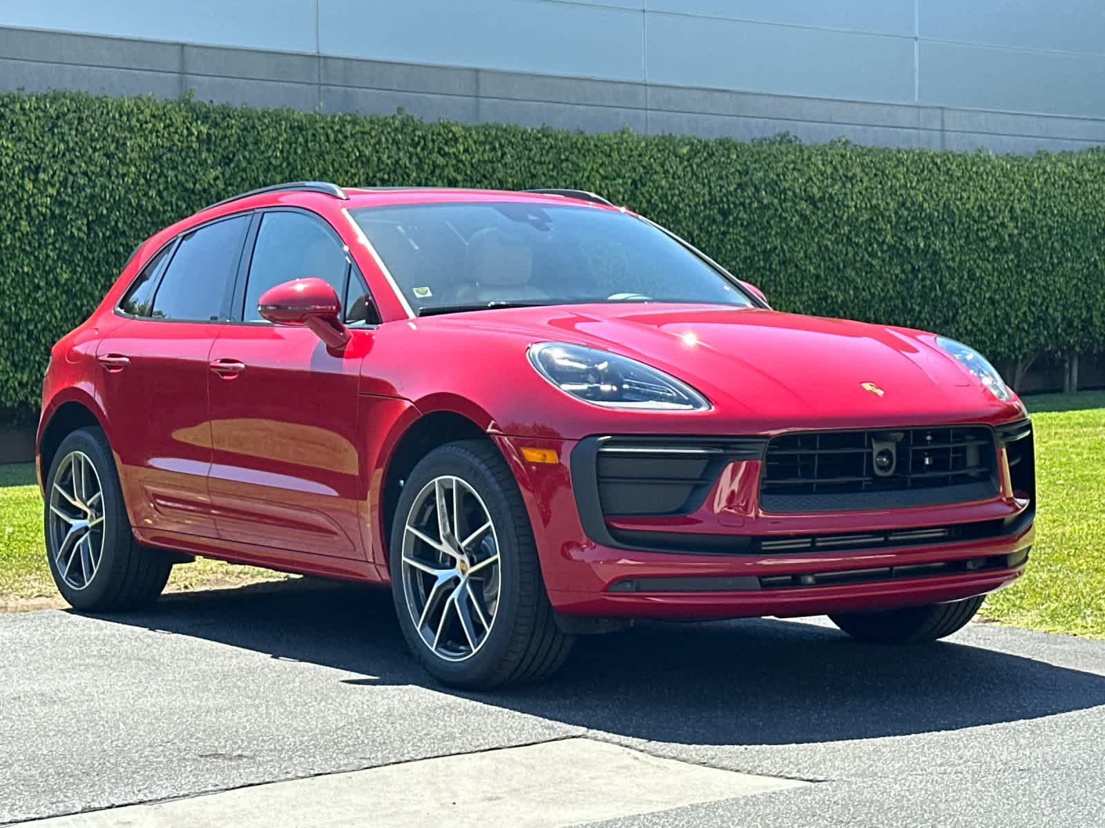 Thumbnail: 2026 Porsche Macan - 10