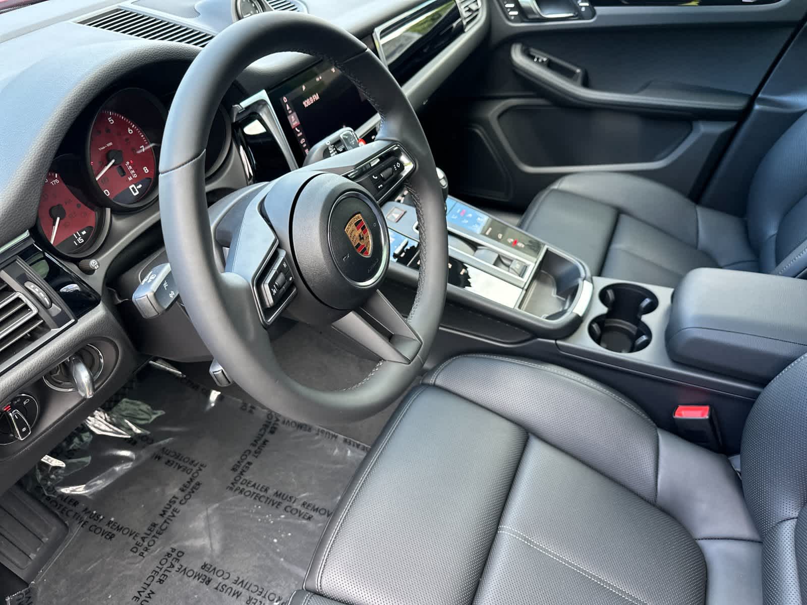 Thumbnail: 2026 Porsche Macan - 4