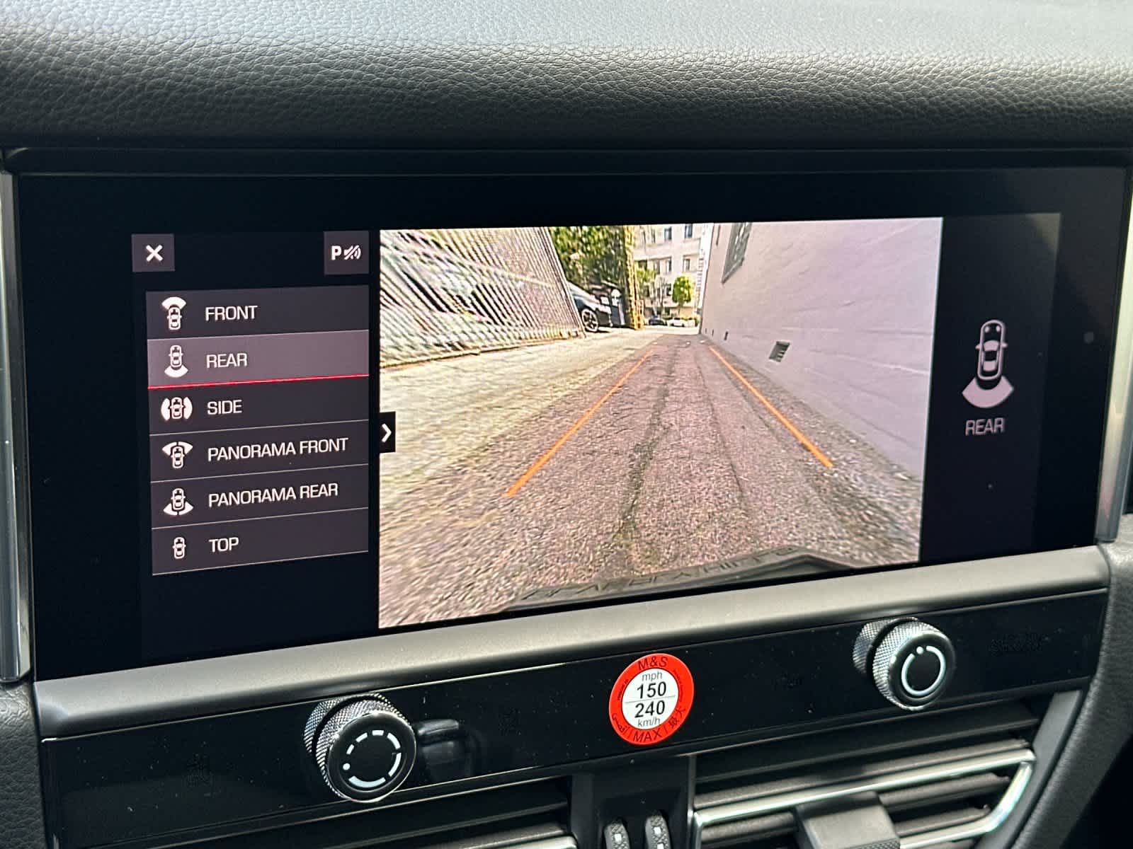 Thumbnail: 2026 Porsche Macan - 23