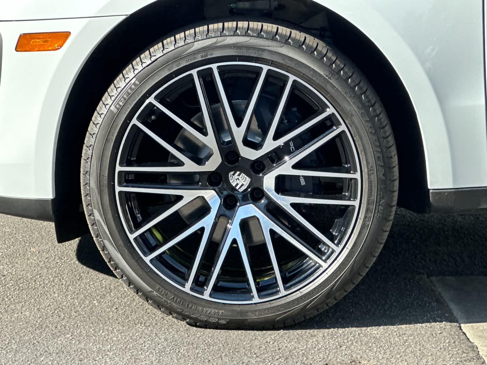 Thumbnail: 2026 Porsche Macan - 31