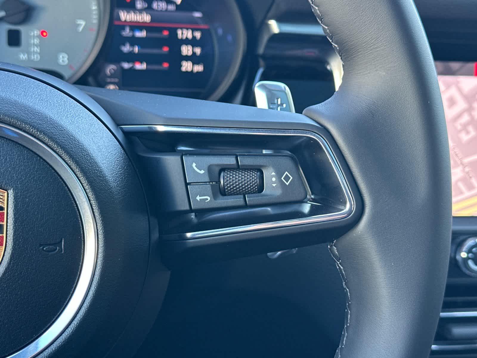 Thumbnail: 2026 Porsche Macan - 28