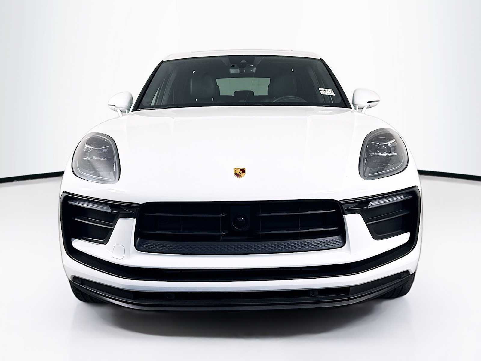 Thumbnail: 2024 Porsche Macan - 6