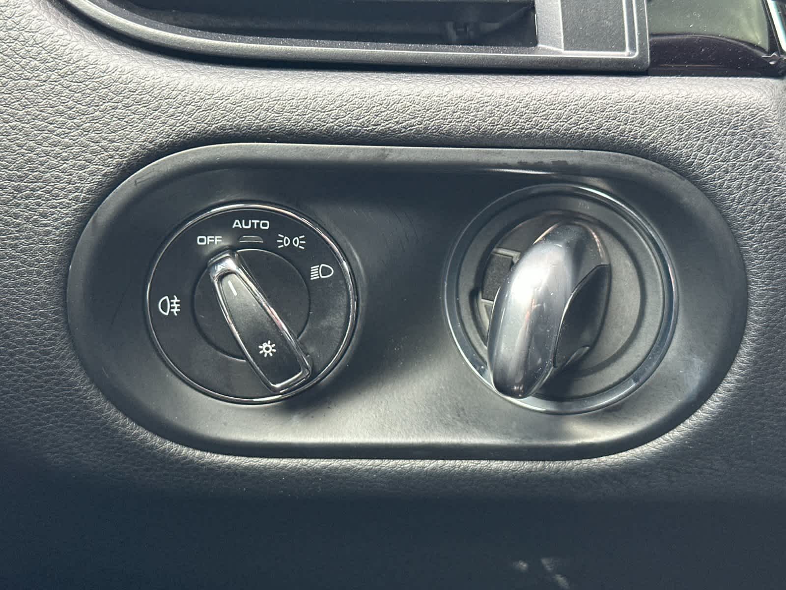 Thumbnail: 2019 Porsche Macan - 30